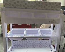 Ich biete meine Wickel- und Badekombi an, mit Sternen und einem Mond in Weiß. 