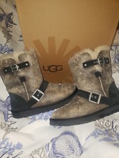 UGG Australia~W CLASSIC SHORT DYLYN~ Damen Stiefel ~ Größe 38~mit Originalkarton