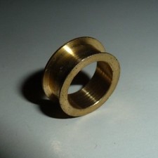 Messing- Buchse; Außen- Ø 13,5mm/ 12mm/ 14,5mm; Innen- Ø 10mm; H 5,5mm/ 4,2mm 