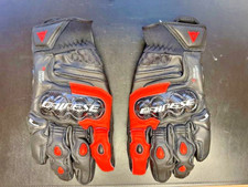 Dainese Carbon 4 kurze Leder Motorradhandschuhe - schwarz/rot 2xl