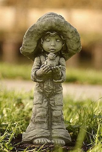Steinfigur mädchen lotti - steinfigur,