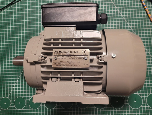 Wechselstrommotor 230 mit - 230,