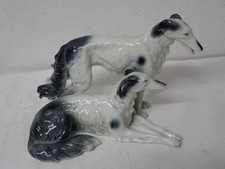 Ausdrucksstarke antike Porzellan Figuren Gruppe von Hunden, Barsoi, Windhunde