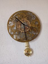 Wanduhr mit Pendel