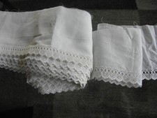 Batist mit Wäschespitze