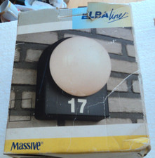 Haustür Aussenleuchte in weiß unbenutzt  IP 43 ohne  Leuchtmittel und Hausnummer