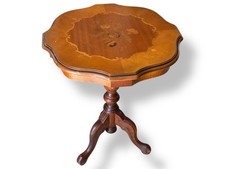 Beistelltisch mit Intarsien