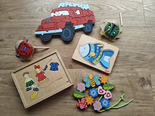 Paket holzspielzeug puzzle - paket,