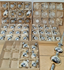DDR Christbaumschmuck Baumbehang - 50 Kugeln silber / weiß + Spitze -Lauscha