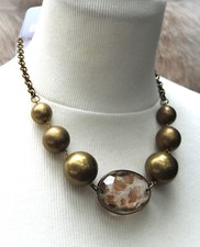 HALSKETTE GROSSE BRONZEFARBENE KUGELN MIT TRANSPARENTEM SCHMUCKSTEIN ca. 46 cm