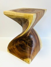 Gedrehter Teak Beistelltisch