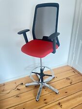 Interstuhl Design Ergonomischer Drehstuhl mit Fußring - Red