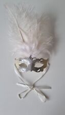 Venezianische Augenmaske Maske mit Federn für Mädchen 15 cm x 30 cm, Silber/Weiß
