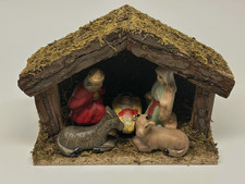 Alte kleine Krippe aus Holz