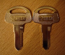 2 Schlüsselrohlinge /