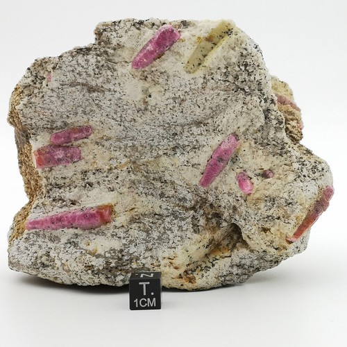 Rubin kristallstufe - kristallstufe, ca