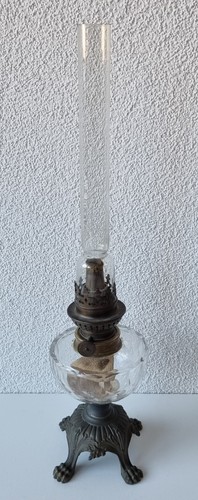 Schöne antike petroleumlampe - antike,