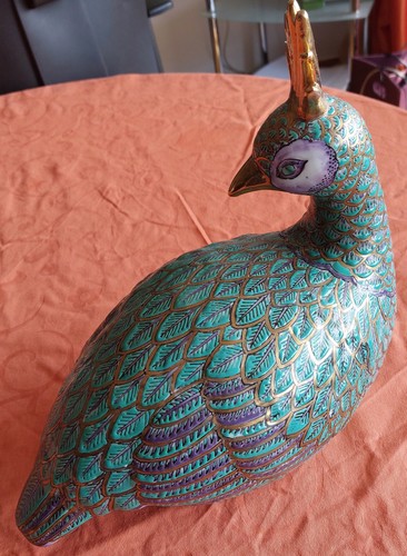 Porzellanfigur sitzender pfau - porzellanfigur:,