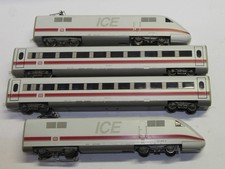 Märklin H0 vierteiliger ICE 5*Motor , Hamomagnet Innenbeleuchtung Licht rot/weiß