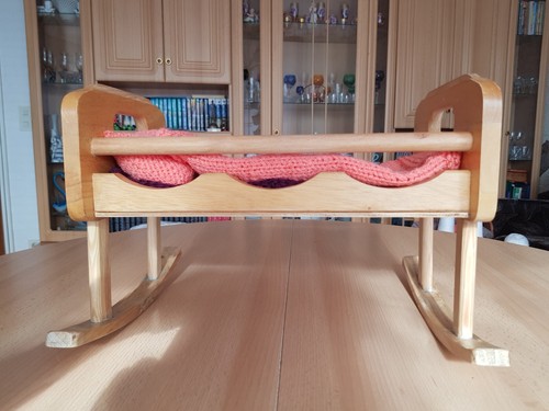 Schaukelbett für puppen aus - schaukelbett,