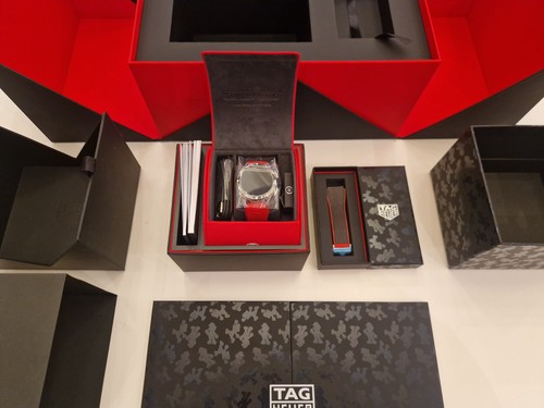 Tag heuer connected super - heuer,