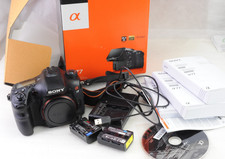 Sony  A77 SLT-A77V 24,3 MP digitale SLT-Kamera,  Auslösungen/shutter count 25474