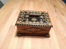 Hübsche alte Schatulle aus Holz mit Intarsien - sehr guter Zustand