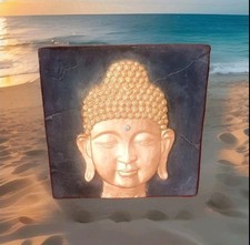 Goldfarbenes Buddha Kopf Relief in Schieferplatten Optik ca. 38 x 38 cm