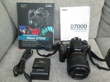 Nikon D7000 Kamera und Nikon Objektiv AF-S DX NIKKOR 18-105mm/3,5-5,6G ED VR