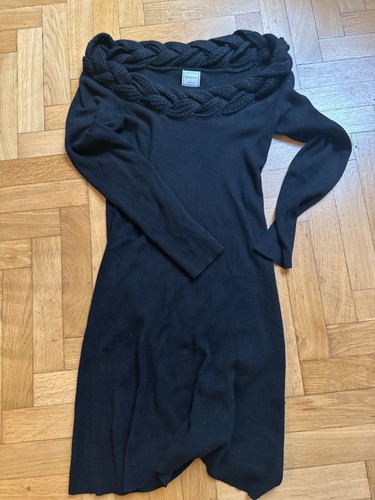 Schwarzes kaschmirkleid mit - kaschmirkleid,