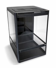 Handgefertigtes Terrarium mit