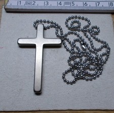 Schlichter Titan Kreuzanhänger aus reinem Titan