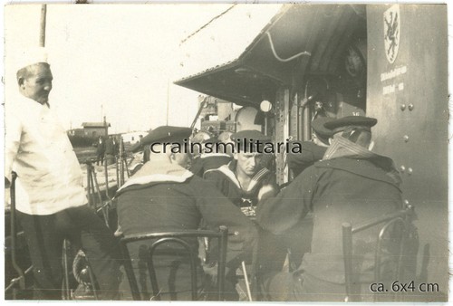 Orig foto matrosen bei schild - foto,