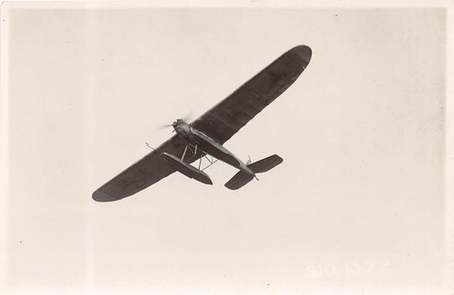 Wasserflugzeug von unten