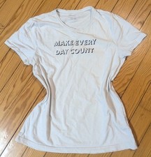 Weißes Shirt, Make Every Day