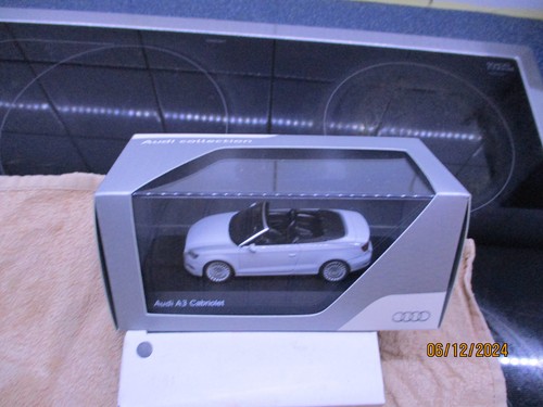 Modellauto 1 43 - 8v, 1:43