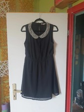 Schwarzes Sommerkleid mit Perlen Schmuckkragen von Clockhouse, Gr 40