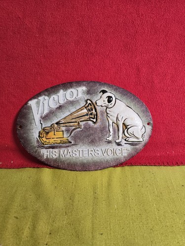 Wandschild his masters voice - wandschild,