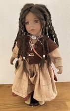 Schöne Künstlerpuppe