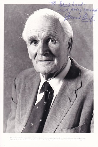 Desmond llewelyn - desmond,