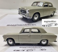 Peugeot 403 Berline 8 CV Bj 1964 Modellauto aus Sammlung Maßstab 1:18 Solido