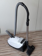 Miele Staubsauger S8360