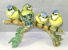 Kaiser Porzellan - Vogel - Junge Blaumeisen  auf Ast - matt - sign. Tagliariol