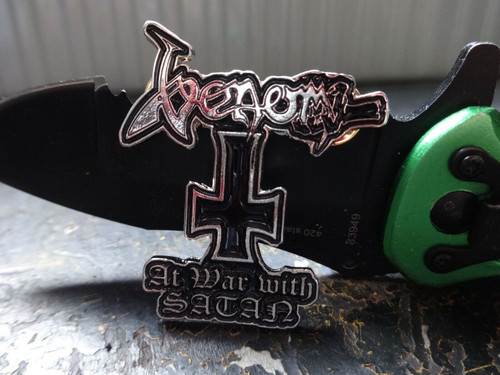 Black thrash metal - black,