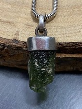 Natürlicher Moldavit Rohstein Anhänger mit Silber Kappe 925