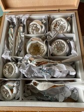 Lauschaer Reflexkugel silber weiß für  Manufaktum in Holzkasten Zapfen Vogel