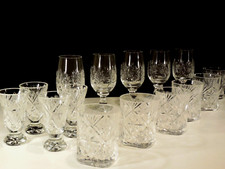 15 antike Bohemia Kristall Cognac Likör Schnaps Gläser tiefer Schliff, schwer