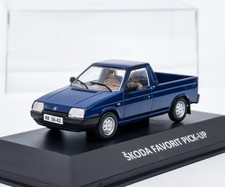 Skoda Favorit Pick-up (1991) blau + Plexiglasbox DeA 1:43