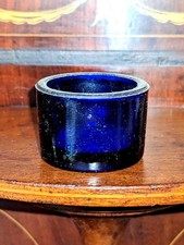 Kobaltblauer Glaseinsatz