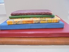 Konvolut Briefmarken im Album, Erstagsbriefe, einzelne Marken, alle Welt